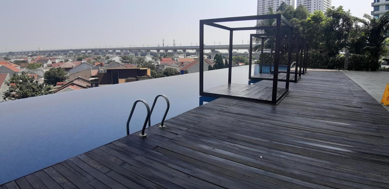 Cozy Grand Kamala Lagoon By Pelita Property Bekasi Kültér fotó